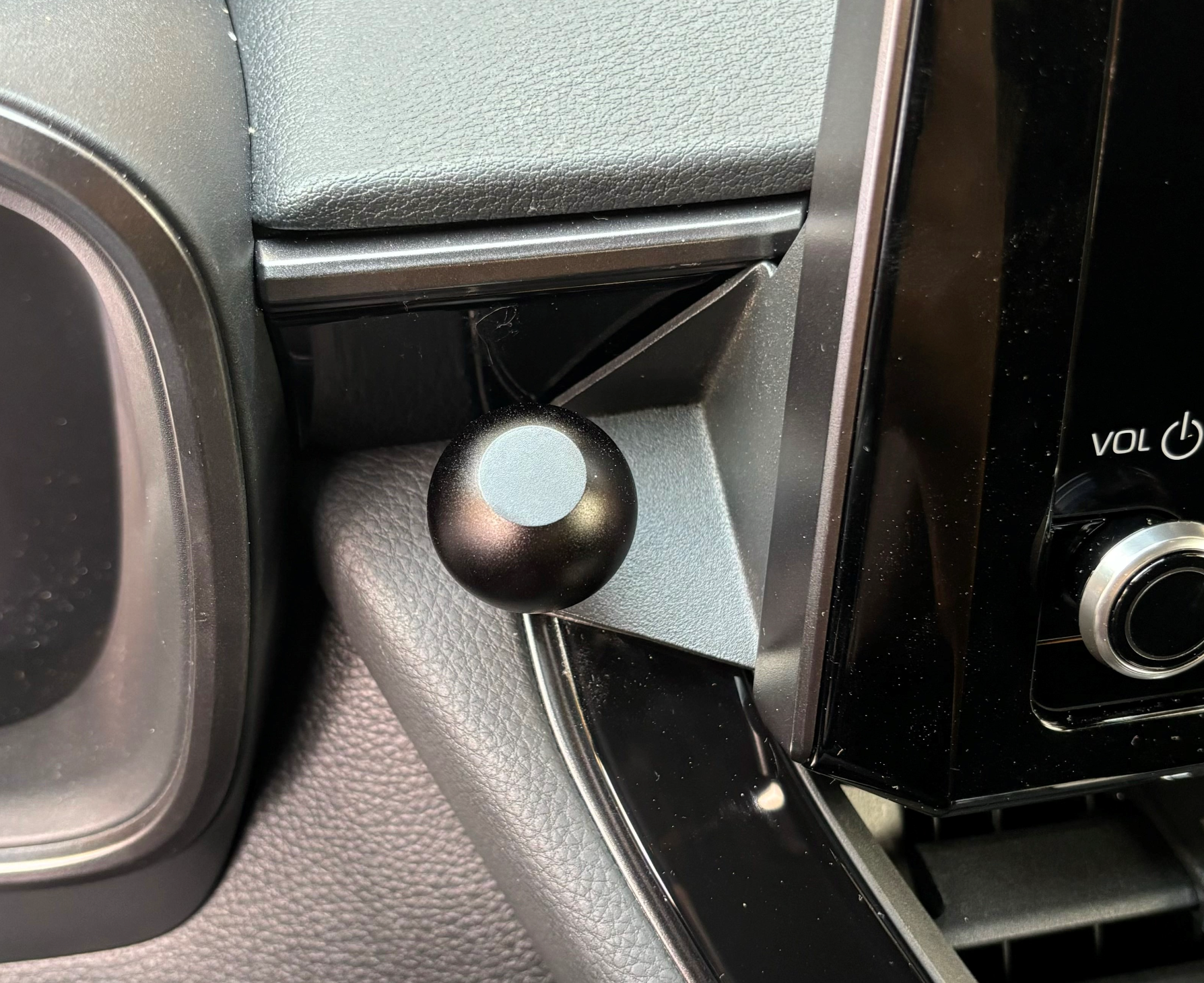Anima 1" Left Hand Drive Ball Base Phone/Garmin Catalyst Mount (Left Side) - 2023+ Toyota GR Corolla