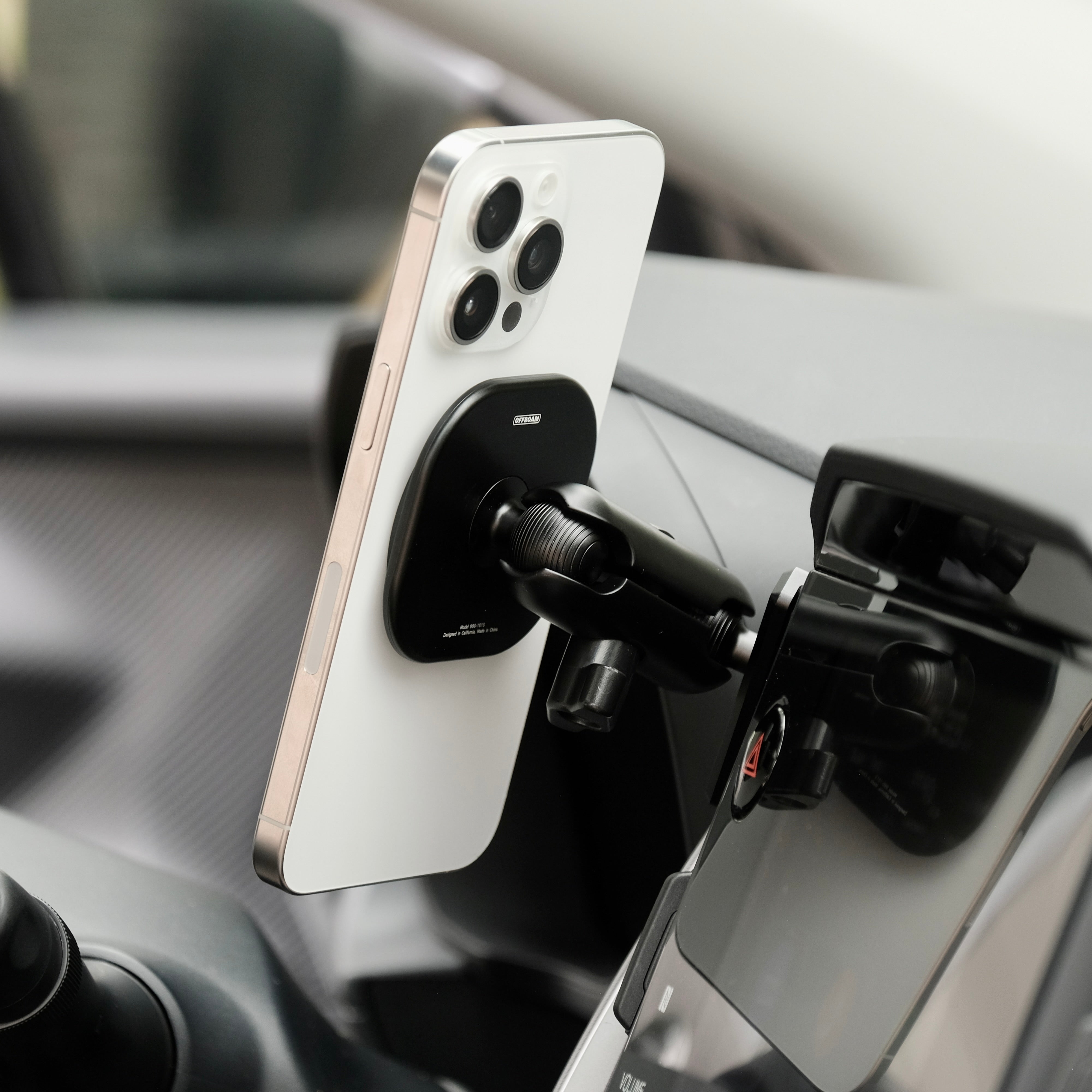 Offroam MagSafe-compatible Phone Mount - 2022+ Subaru WRX