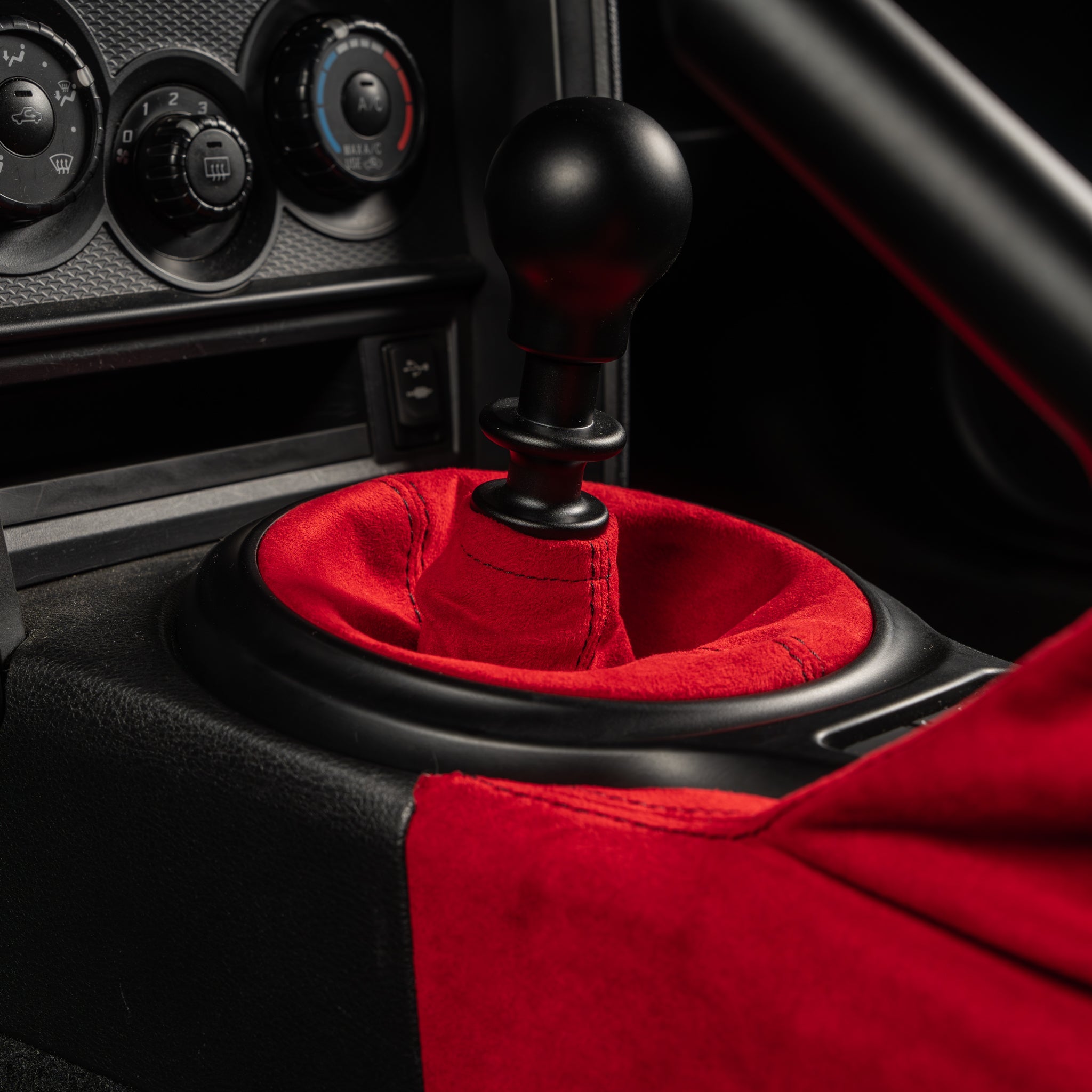 Billetworkz Premium Alcantara Shift Boot (6-Speed) - 2013-2021 Toyota 86 / Subaru BRZ / Scion FRS